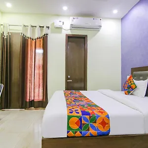 Fabexpress Kohinoor Hotel